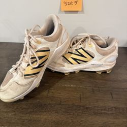 Baseball Cleats New Balance Kids Size 5