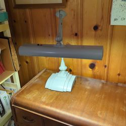 Vintage Long Arm Adjustable Desk/Drafting Light 