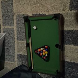 mini pool table 