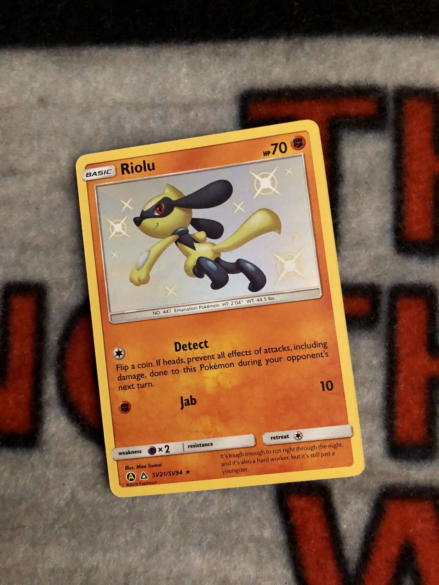Riolu Shiny Pokemon Card New hidden fates