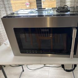 Frigidaire Overhead Microwave