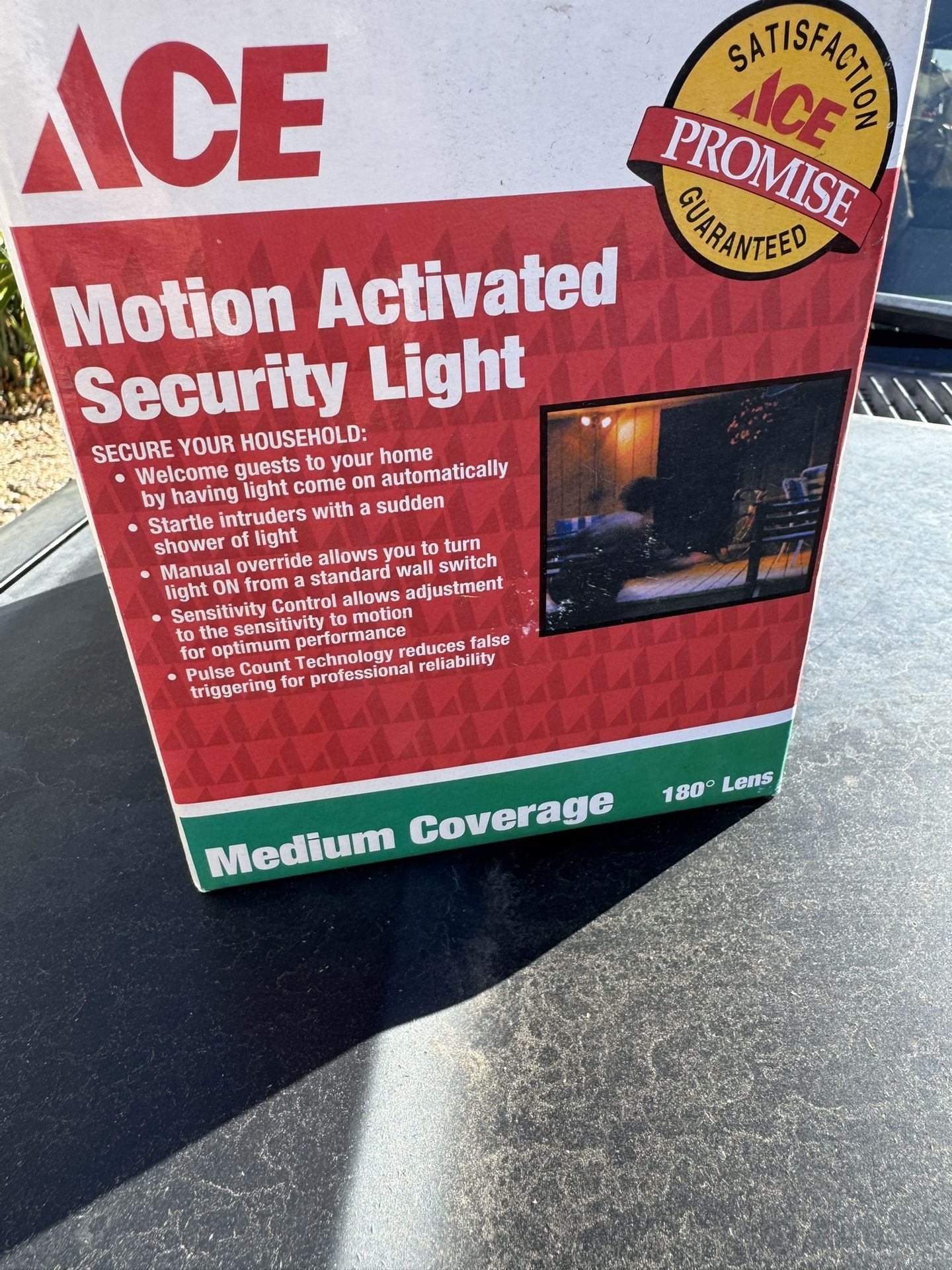 Electric Lamp. New. Good deal $10.