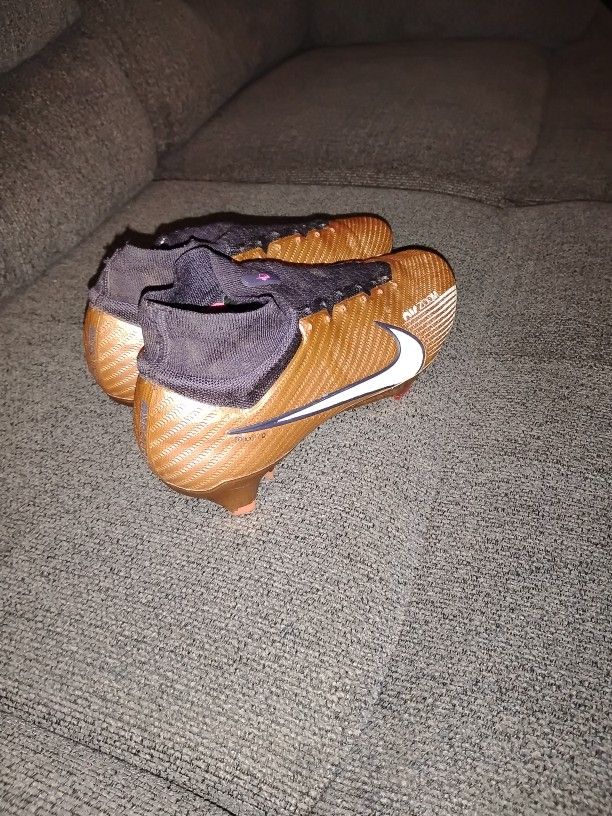 Nike Soccer Cleats Size 7
