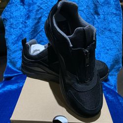 New Ugg Sneakers 👟 Black Color Size 5 