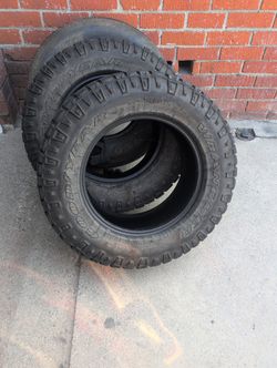 Tires LT275/65R18