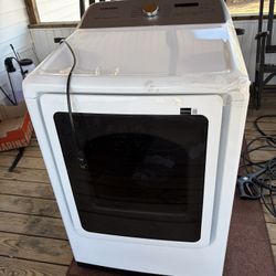 Samsung 7.4 cu ft Gas Dryer – Like New – Steam Sanitize – Heats Perfect 