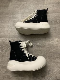 Women’s Boots Size 6