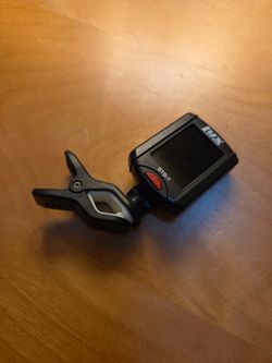 LYX pro guitar tuner