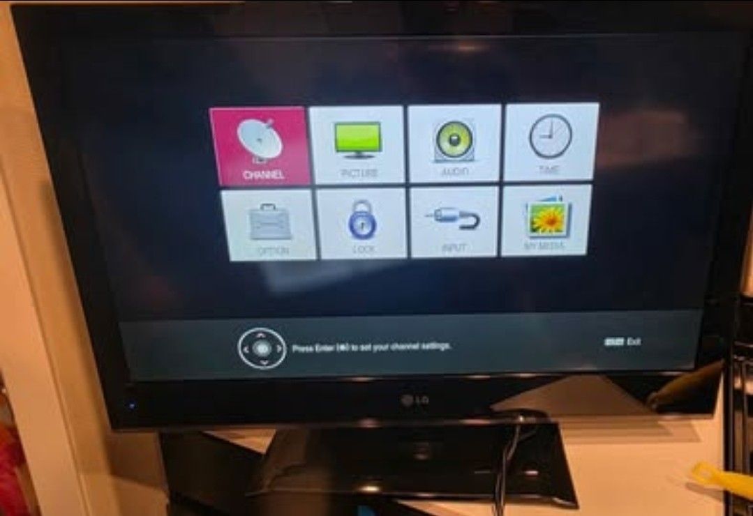 LG 32" LCD TV