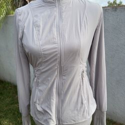 PreOwned Lululemon Sights Seen Zip-Up Jacket / Color Chrome / Women's 4
