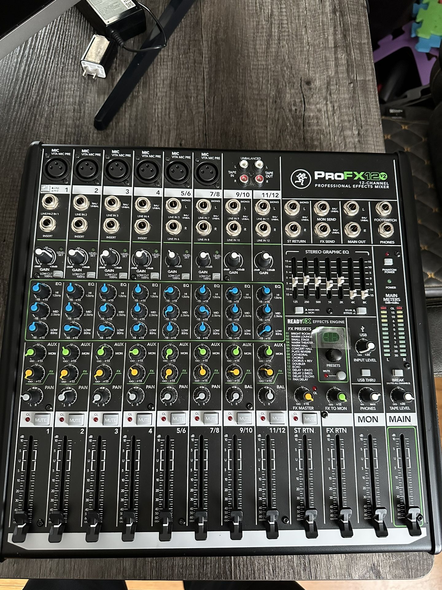 Mackie Pro X12
