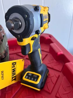 DEWALT DCF921 Cordless Impact Wrench