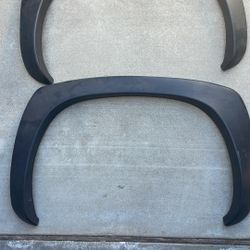 Chevy 1500 Plastic Trims 4 Pieces With Clips