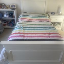 Twin bed W/large Storage Drawers Under