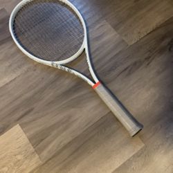 Tennis racket