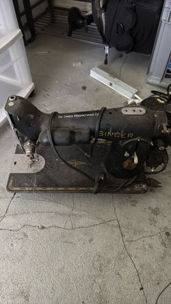 Vintage Sewing Machine (movie prop)