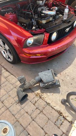 05-09 mustang stock air intake
