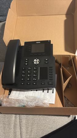 Three Fanvil phones