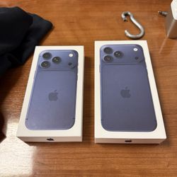 iPhone 17 Pro AND Pro Max 256 GB NAVY BLUE