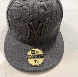 Grey Yankees Hat size 7 5/8