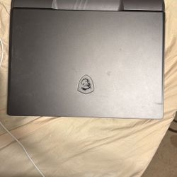 MSI Vector 17 HX A14v + Mic&sound Board Comes With Backpack