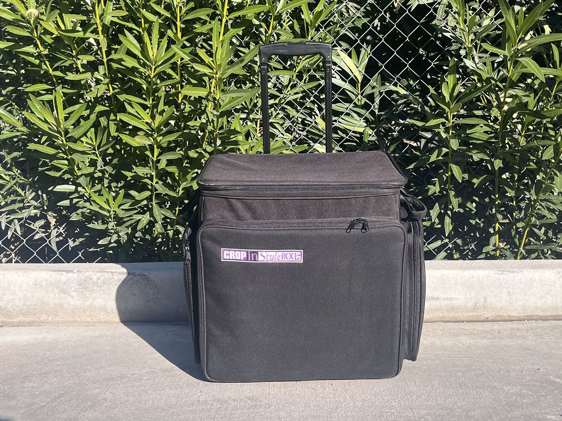 Crop In Style XXL Rolling Bag.