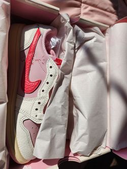 Travis Scott 1 Low "Tropical Pink" (Size 2.5Y)