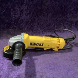 🧰🛠DEWALT 120V 11 Amp Corded 4.5 in. Small Angle Grinder-USED-$75!🧰🛠