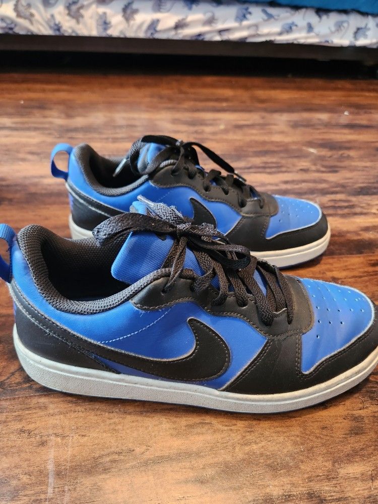 Nike Shoes Boys Size 7y