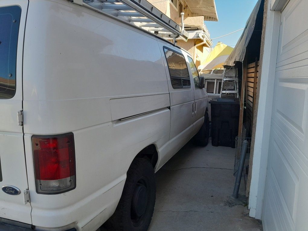 2000 Ford 250E 250E