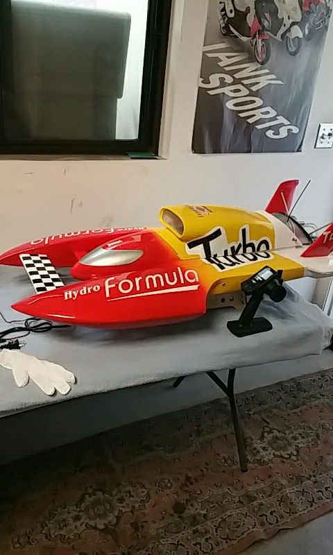 Brand new hydro formula rc boat for Sale in El Monte CA OfferUp