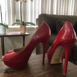 Excelente Red Shoes 👠 ALDO size:7 1/2 $20