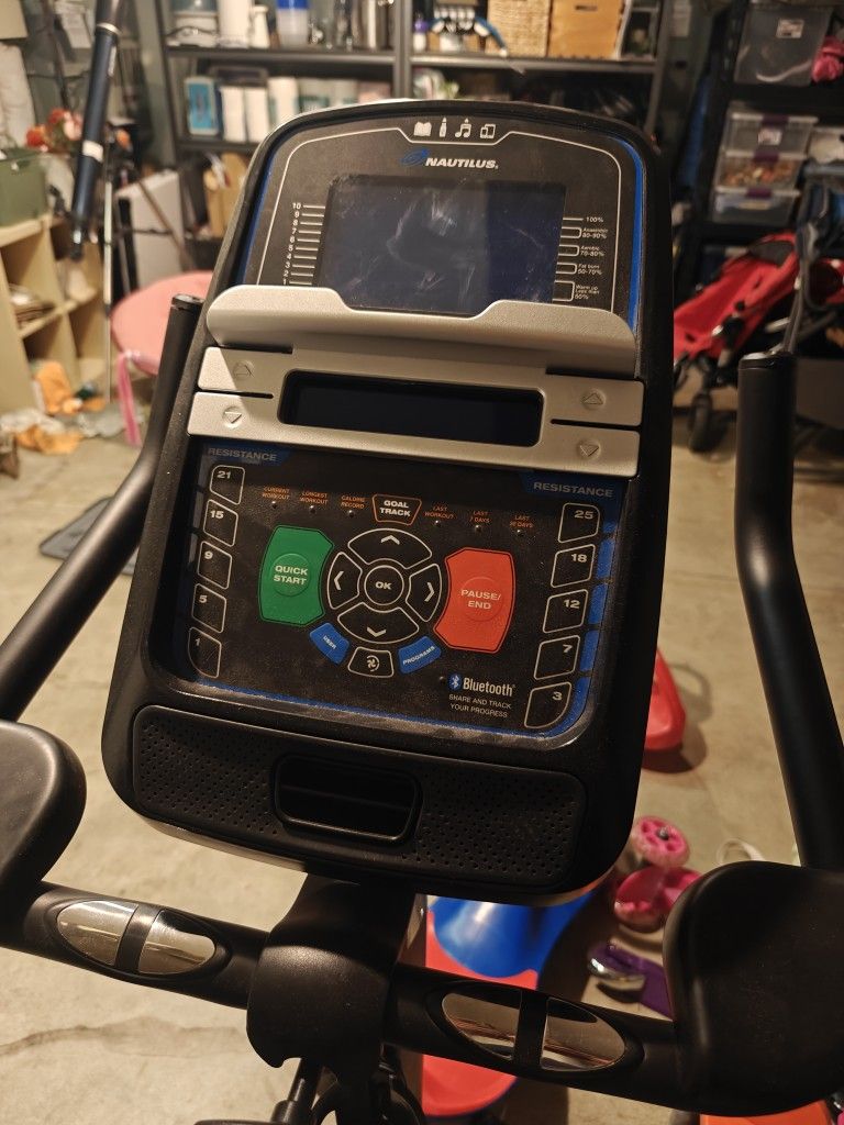 Nautilus U616 Exercise Bike