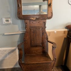 Wooden Entry Way Chair