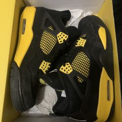 Air Jordan 4 Retro 
