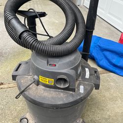 Shop Vac - Craftsman 9 Gallon Wet / Dry Vacuum