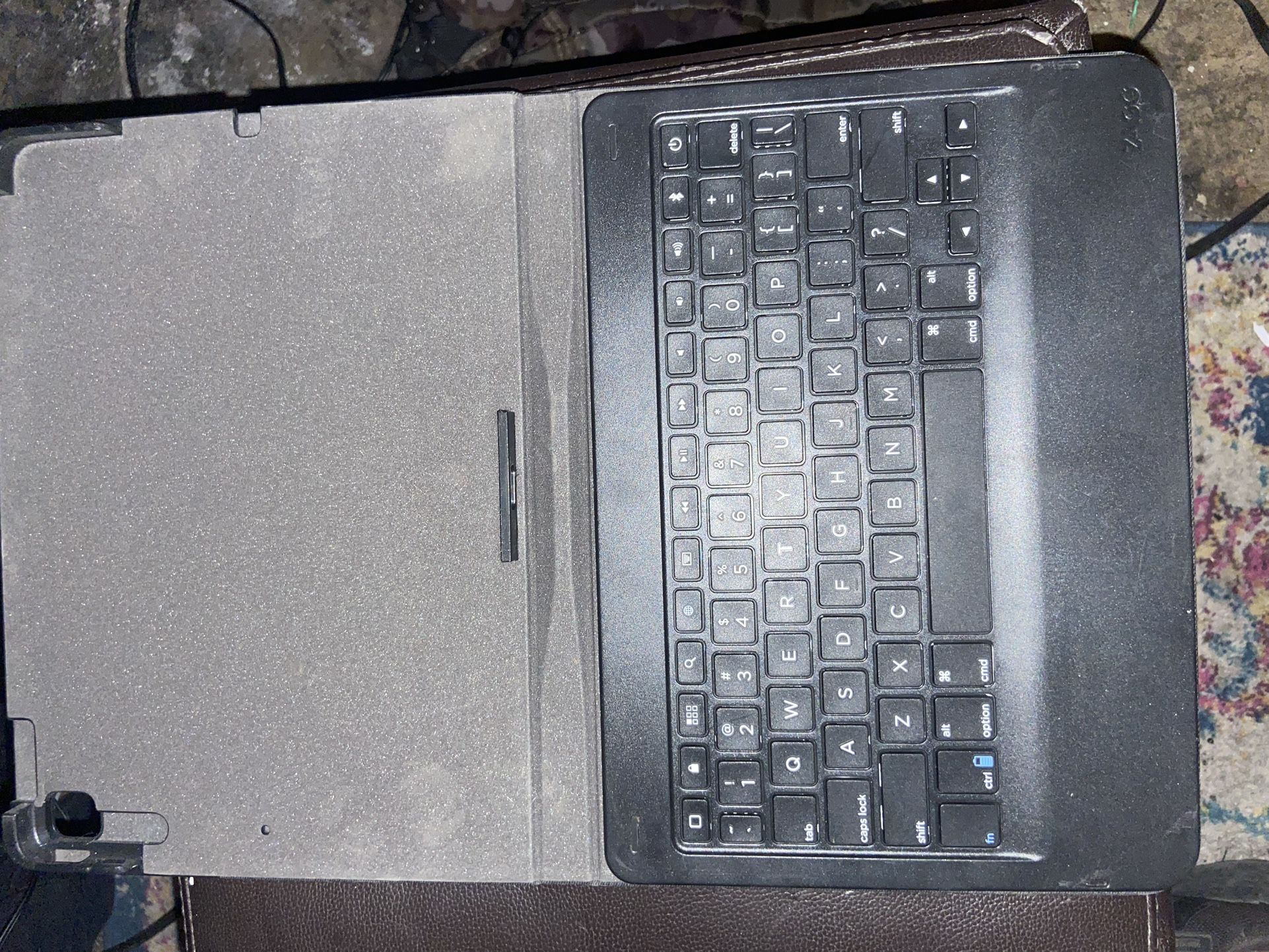 Portable Bluetooth Key Board For Tablet Or I Pad