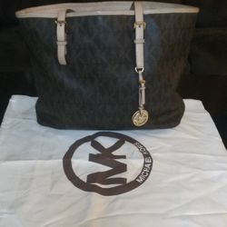 Michael Kors Jet Set Travel Bag