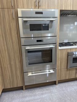 Wall oven with microwave and warming drawer NEW Thermador