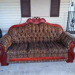 Classic Antique Sofa Set