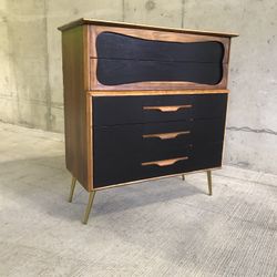 Beautiful Mid Century Modern Walnut Dresser With Chrome Legs.