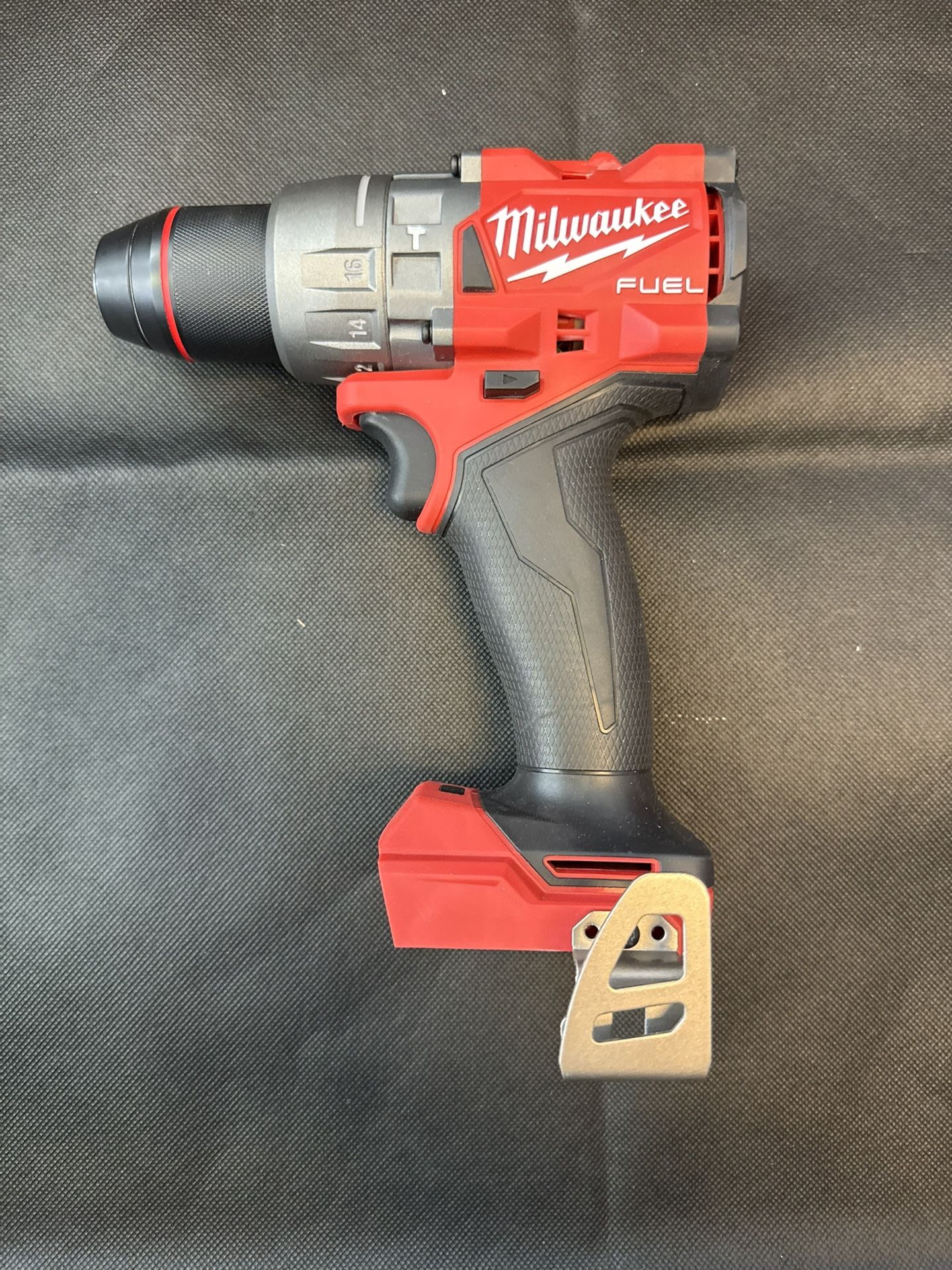 Milwaukee M18 FUEL 1/2" Hammer Drill/Driver