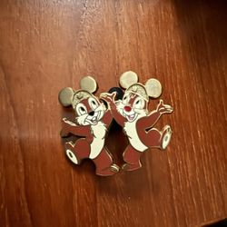 Disney WDW DLR- Chip & Dale with Golden Ears Hat Pin