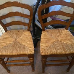 Bar Stools- Esthetic trendy
