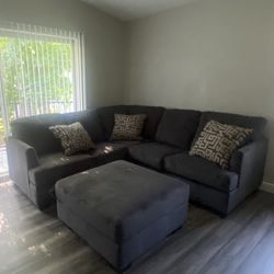 Sectional Couch With Ottoman 