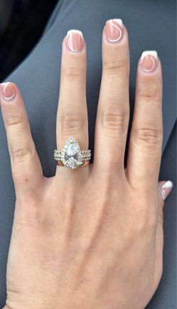 14k Yellow Gold Pear Halo Engagement Ring