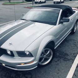 2005 Ford Mustang GT Convertible