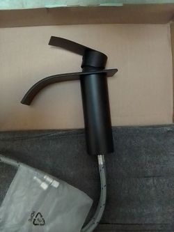 Bathroom laboratory faucet