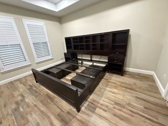King Storage Bedroom Set w/ Bookcase Headboard, Dresser & Mirror
