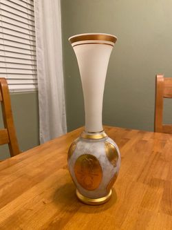Rare vintage textured glass vase Imperlux Czechoslovakia white & gold. 12 x 4 inch. Good condition.